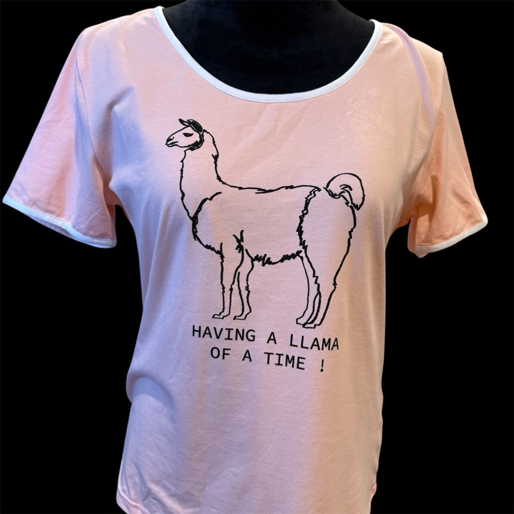 Banned Retro T-shirt Peach Llama Top Graphic Tee Soft Stretch Junior's Size L XL